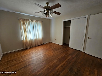 124 Kimberly Dr, Clinton, NC 28328 - photo 7