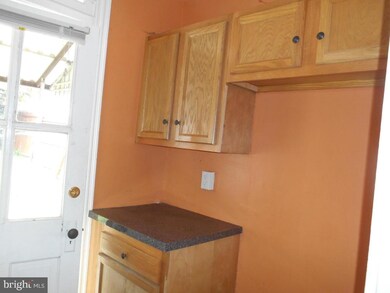 331 Laurel St, Lancaster, PA 17603 - photo 4