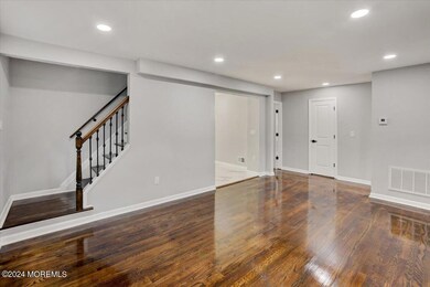 08-Family Room