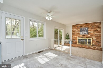 9523 Stevebrook Rd, Fairfax, VA 22032 - photo 6