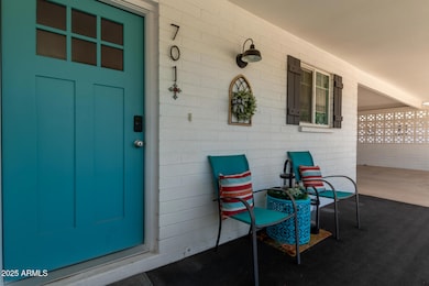 06 - Front Patio