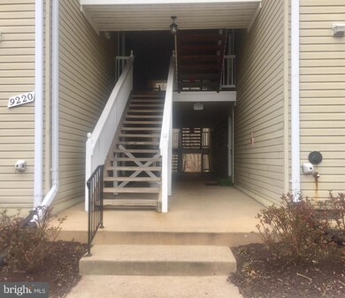 9220C Cardinal Forest Ln unit C, Lorton, VA 22079 - photo 2