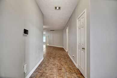 10610 Logger Pine Trail, Houston, TX 77088 - photo 4