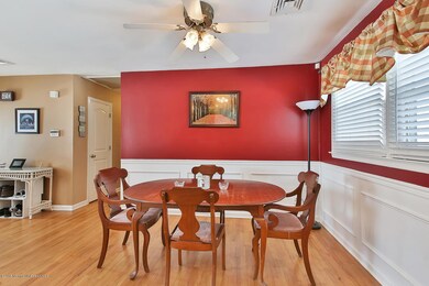15 Lone Oak Rd Middletown NJ-large-007-2