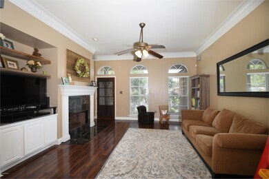 6_Living Room