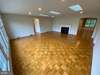 7008 Bybrook Ln, Chevy Chase, MD 20815 - photo 5