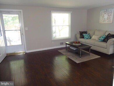 1044 Middleborough Rd, Essex, MD 21221 - photo 3