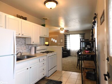 604 E 26th St S, Newton, IA 50208 - photo 7