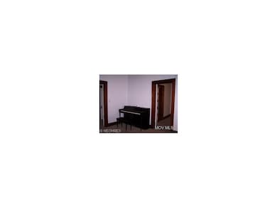 End view of living room