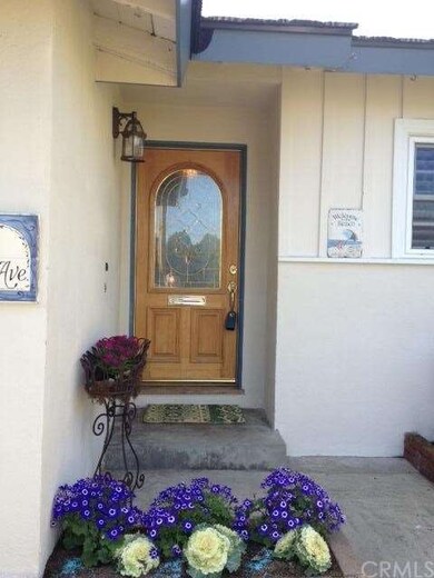 Front porch, Newly painted, newer roof