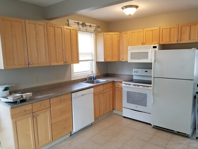 135 Cottage St unit 2, Franklin, MA 02038 - photo 2