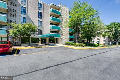Lafayette Park unit 307, Falls Church, VA 22041 - photo 2