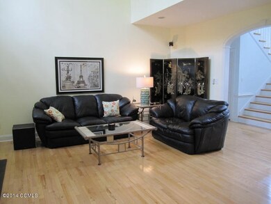 5-Living Room View 2