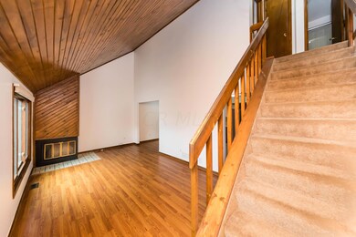 6358 Chippenhook Ct-01