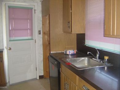 105 N Dawes Ave, Kingston, PA 18704 - photo 2