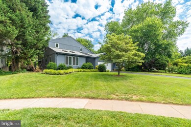 2508 Congreve Ct, Herndon, VA 20171 - photo 2