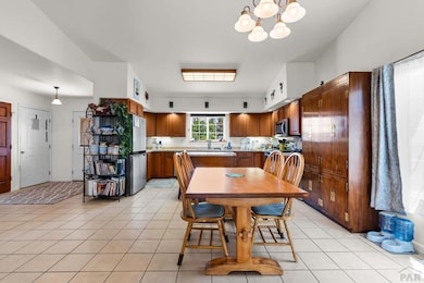 75 Wheatridge Dr, Pueblo, CO 81005 - photo 7