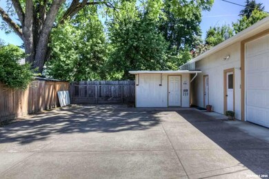 590 SE Lilly Ave, Corvallis, OR 97333 - photo 3