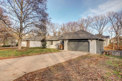 5754 S Honeysuckle Ln, Battlefield, MO 65619 - photo 2
