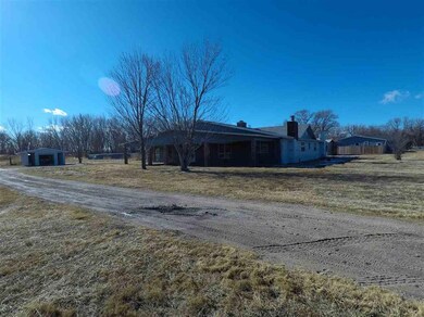 492 W North River Rd, North Platte, NE 69101 - photo 3
