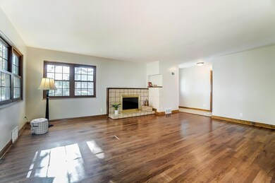 2043 Edgemont Rd.