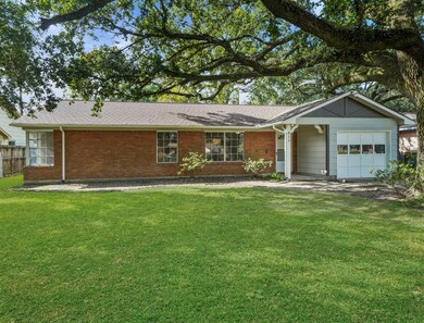 815 Rainy River Dr, Houston, TX 77088 - photo 3