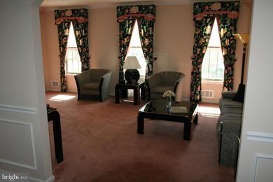 8020 Daffodil Ct, Springfield, VA 22152 - photo 5