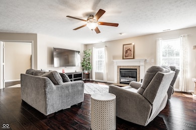 11141 Craycroft Ct, Fishers, IN 46038 - photo 7