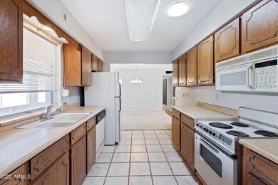 4520 E Enid Cir-kitchen 3