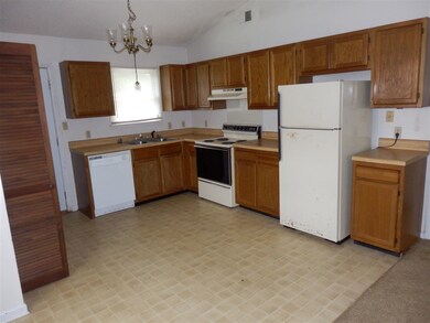 128 Windsor Ct, Jacksonville, NC 28546 - photo 3