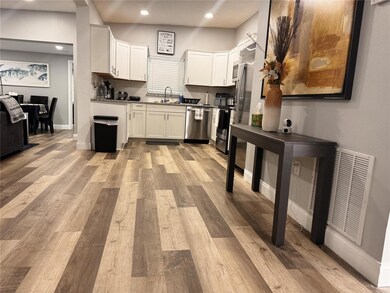 100 E Coleman Cir, Sanford, FL 32773 - photo 2