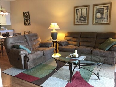 Neutral decor and everything you see in the unit s