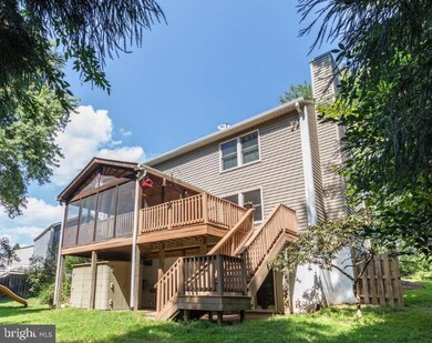 20341 Watkins Meadow Dr, Germantown, MD 20876 - photo 3