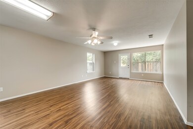 6506 Bryant Park Ct, Houston, TX 77086 - photo 5