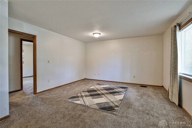 184 Ridgebury Dr, Xenia, OH 45385 - photo 4