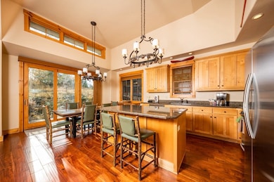 Kitchen/ Dining