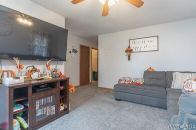 422 Erie St, Wapakoneta, OH 45895 - photo 4