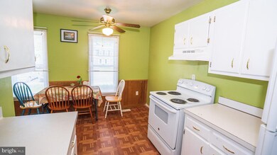 11760 Trophy Ct, Germantown, MD 20876 - photo 4