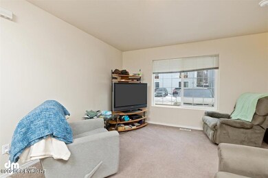 05-Living Room 20210309-DW-6507