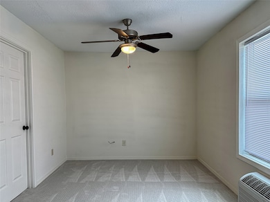 4705 Lyons Ave unit 11, Houston, TX 77020 - photo 2