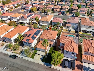 10152 Climbing Lily St, Las Vegas, NV 89183 - photo 2