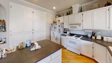 5246-Dobrot-Way-Kitchen2