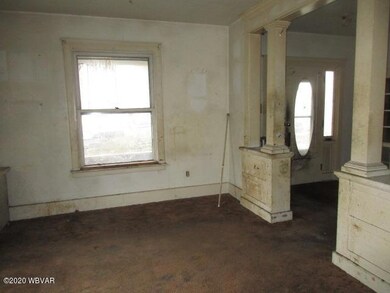 140 S Carbon St, Shamokin, PA 17872 - photo 4