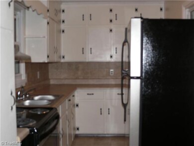 3035 Sharron Dr, Asheboro, NC 27205 - photo 2