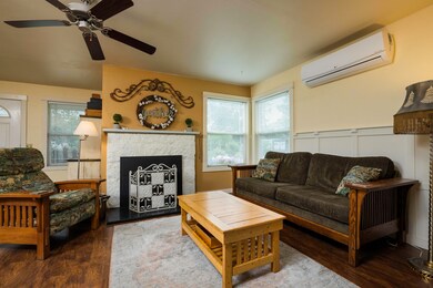 233 NW Cedar Ave (4 of 34)