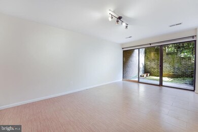 11212 Chestnut Grove Square unit 7, Reston, VA 20190 - photo 7