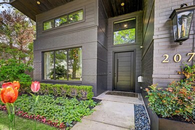 207 W 32nd St, Houston, TX 77018 - photo 2