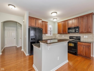 16317 Meadowlands Ct, Westfield, IN 46074 - photo 3