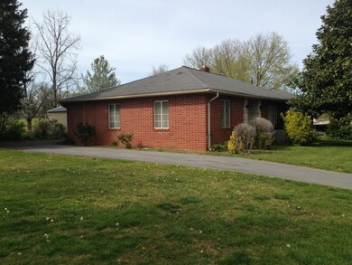 2005 E Unaka Ave, Johnson City, TN 37601 - photo 4