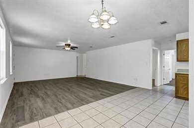 206 Bobbie Ann Ct, Granbury, TX 76049 - photo 5